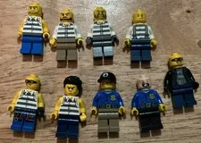 LEGO Lot 9Minifigure Police And Jail Prisoners City