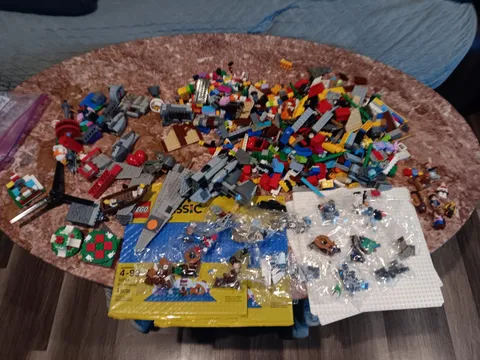 Lego lot, small 20 packs + 2 squares sealed + figurines and used pieces, B wing?