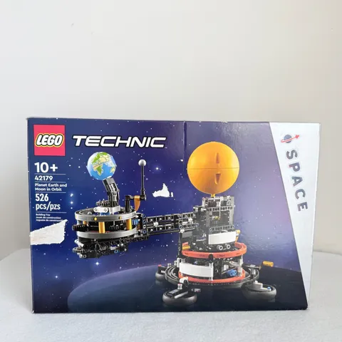 LEGO Technic 42179 Planet Earth Moon Orbit 526pc Complete Open Box