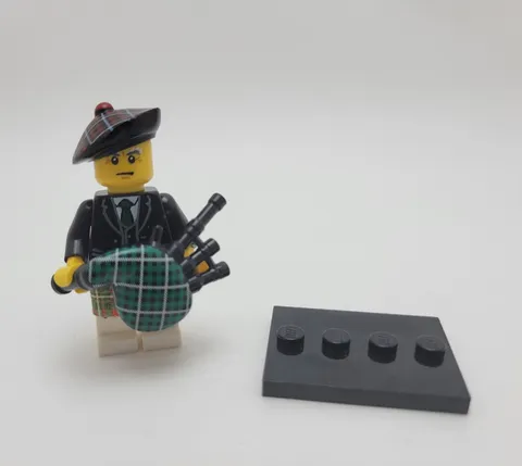 LEGO Collectable Minifigures Bagpiper col102 Minifigure w/ Stand Display Base