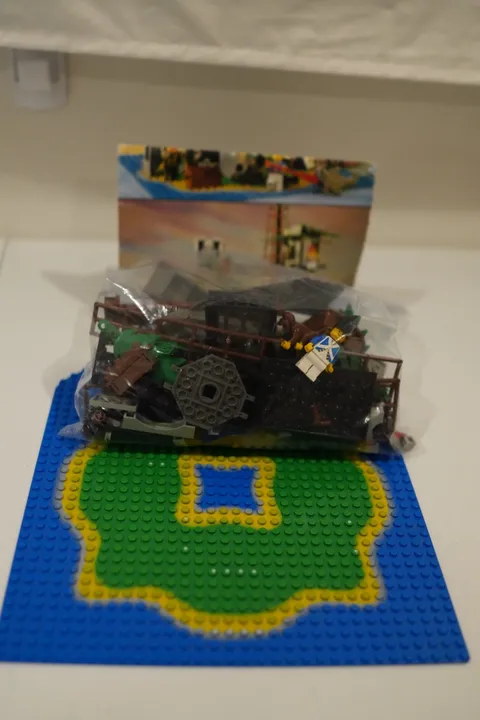 LEGO Pirates 6270 Forbidden Island (1989) — Vintage — Missing Items Outlined