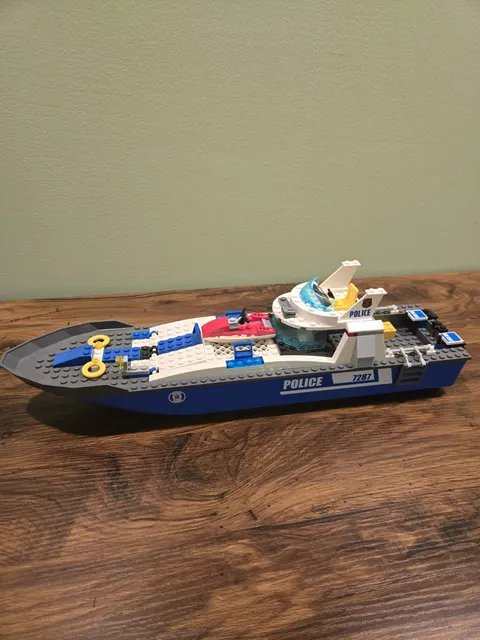 LEGO City: Police Boat (7287) Incomplete