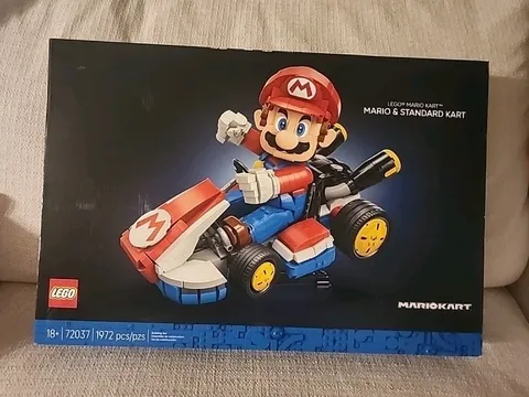 Lego 72037 Super Mario Mario Kart Mario & Standard Kart Brand New SEALED IN BOX 