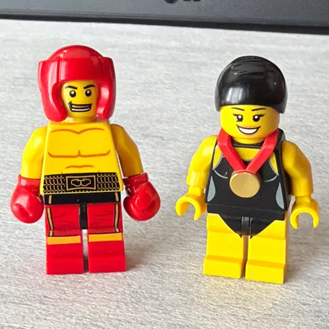 LEGO Minifigure Lot of 2 Boxer w/ Red Headgear & Gloves + Athlete w/ Medal