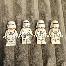 LEGO Star Wars First  Order Snowtrooper/Stormtrooper Minifigure Lot of 4