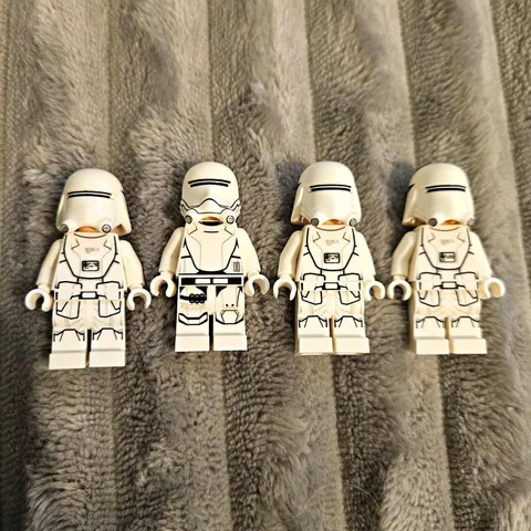 LEGO Star Wars First  Order Snowtrooper/Stormtrooper Minifigure Lot of 4