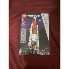 Lego Technic NASA Artemis Space Launch System Rocket 42221