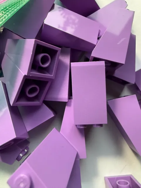 LEGO-NEW-#3684C-MEDIUM LAVENDER-SLOPE 75 2 X 2 X 3 SOLID STUDS-10 PIECES