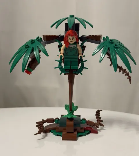 LEGO DC Comics Super Heroes: Batman Poison Ivy & Plant Mech  (76117) |