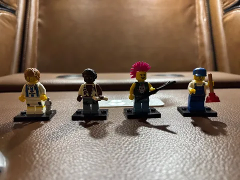 4 Lego Minifigures Series 4 Punk Rocker, Series 9 Plumber