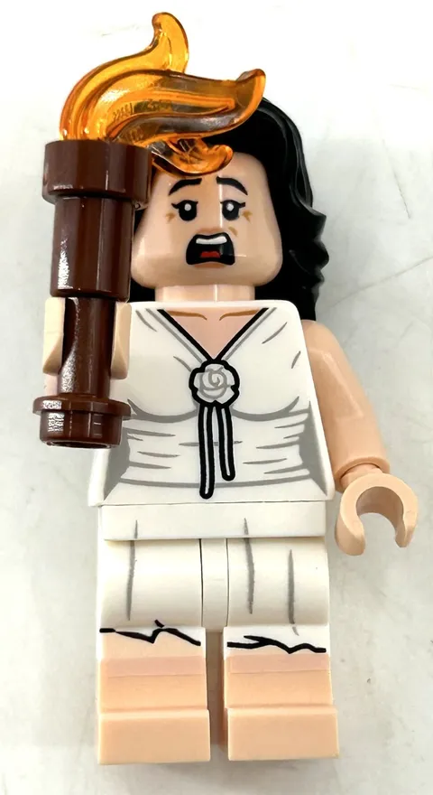 LEGO Indiana Jones Marion Ravenwood from set: 77013 Escape from the Lost Tomb