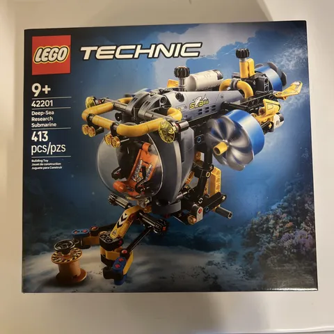 LEGO TECHNIC: Deep-Sea Research Submarine (42201) Damaged Box Opened Full Set
