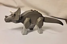 LEGO Adventurers Dinosaur Triceratops 5975-1 T-Rex Transport 2000