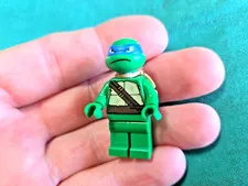 Lego Ninja Turtles Leonardo - Plain Green Legs  TMNT Authentic Lego