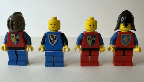 Vintage 1980’s Lego Castle Lion Knights Minifigures AKA Crusaders Pre-Owned 