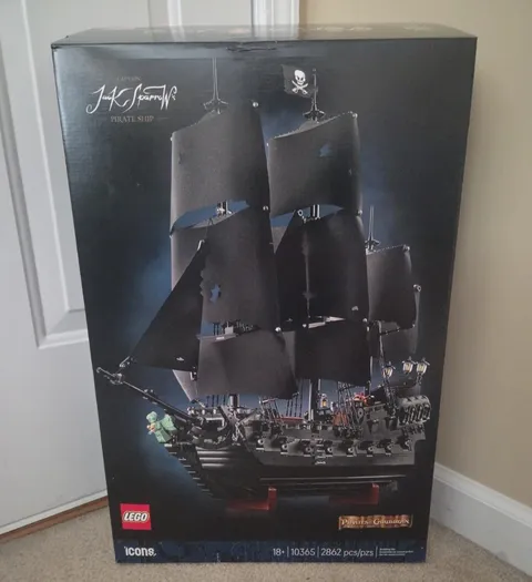 BOX ONLY, NO TRICKS. LEGO Pirates of the Caribbean  Black Pearl.