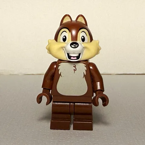 LEGO 2019 Disney Series 2 Minifigure Chip the Chipmunk