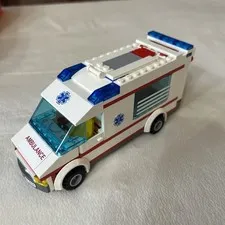 LEGO CITY: Ambulance (4431) - Ambulance Only. See Pics