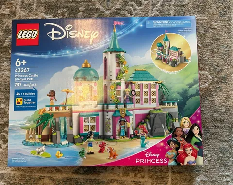 Lego Disney Princess Castle & Royal Pets 787 pieces (43267)  BNIB and Sealed!!