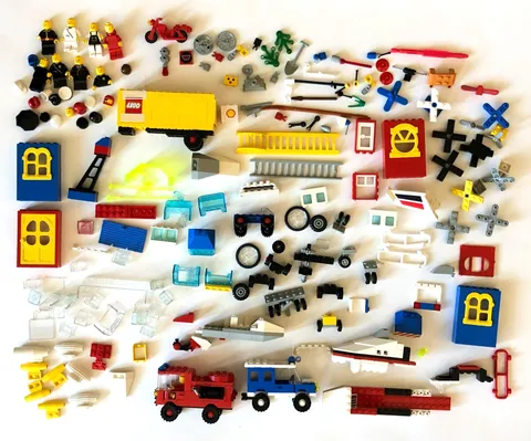 Lego LOT Minifigures Cars Motorcycle Accessories Doors Ladders Propellers Wheels