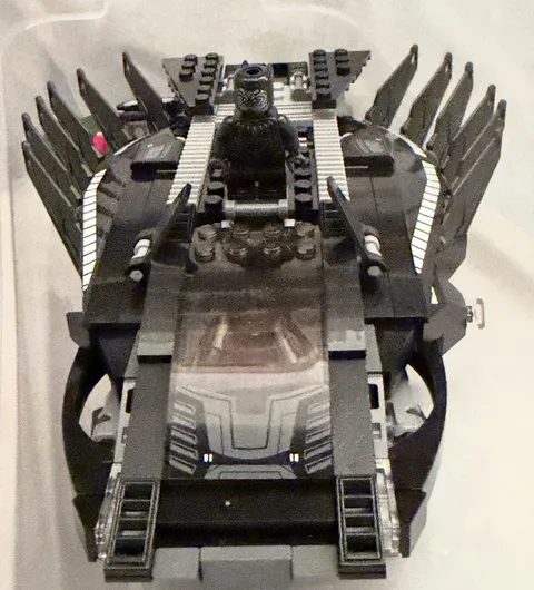 LEGO 76100 Royal Talon Fighter Attack Black Panther Minifigure Ship Lot