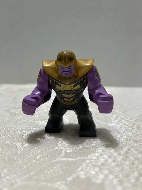 LEGO  Marvel Avengers Endgame 76131 Thanos Big Fig Minifigure only Gold Armor