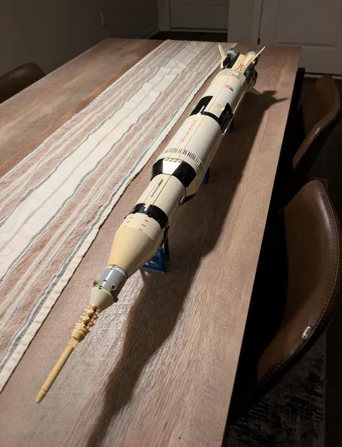 LEGO Ideas 92176 NASA Apollo Saturn V