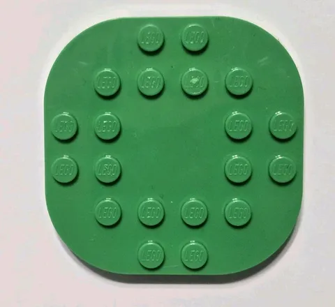 LEGO Bright Green Plate, Modified 6 x 6 with Rounded Corners and 4 Feet - 66789