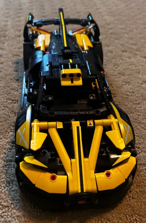 Complete* Used built LEGO TECHNIC: Bugatti Bolide (42151) *will break into bags*