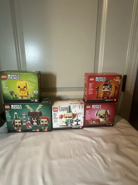 LEGO Seasonal Brickheadz Lot READ DESCRIPTION