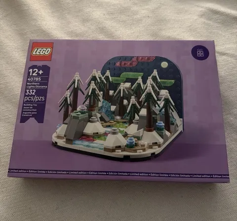 LEGO 40785 Northern Lights Diorama 332 Pieces New Sealed Box