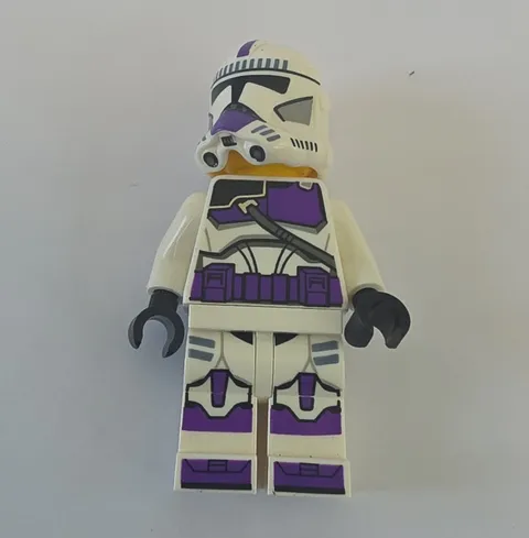 LEGO Star Wars Clone Trooper Minifigure, White & Purple Armor, Helmet, 4pc