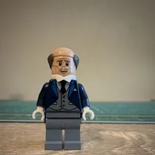 LEGO Minifigure Lego Batman Movie Alfred 70909