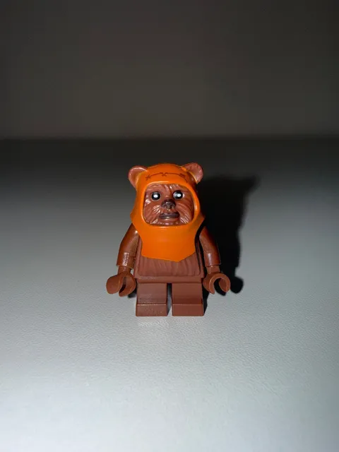 Lego Star Wars WICKET the Ewok 2009 Minifigure sw0237 From 8038 Battle of Endor 