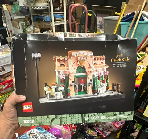 LEGO Icons 10362 French Café Restaurants of the World Set 1101 Pcs 18+