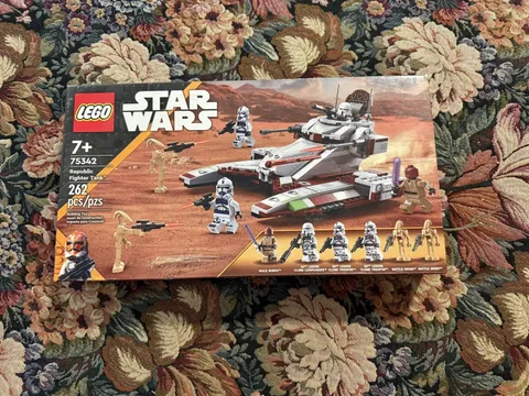 LEGO Star Wars 75342 Republic Fighter Tank Mace Windu Clones Retired NEW SEALED