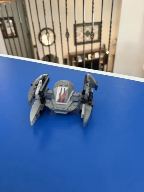 LEGO Star Wars 75073 Vulture Droid Microfighter