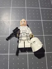 LEGO 75320 Star Wars minifigure minifig snowtrooper dark tan hands female SW1178
