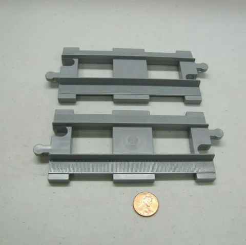 Lego Duplo 2 PIECES STRAIGHT LIGHT GRAY TRAIN TRACK Thomas the Train for Engine