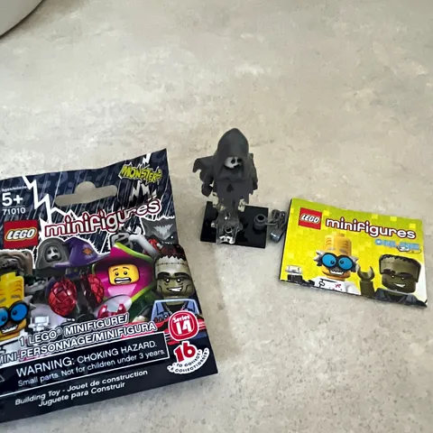 LEGO Minifigures Series 14 Monsters 71010 Specter Minifigure w/ Chain & Base