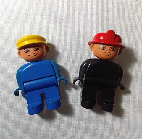 Lego Duplo Figure Fireman red helmet black/black vintage, 