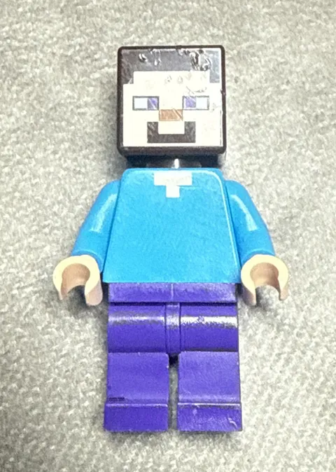 LEGO Minecraft Steve Minifigure MIN009 Dark Purple Legs Scratched Head Authentic