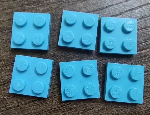 LEGO New Lot of 6 Medium Azure 2x2 Plate Pieces