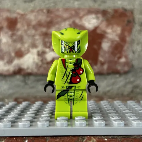 LEGO Minifig njo0051 - Lasha - Red Vials Minifigure