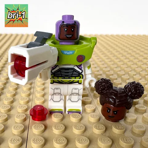 LEGO Lightyear: Izzy Hawthorne, GUN, dis069, 76831 ZURG BATTLE 2022 STAR COMMAND