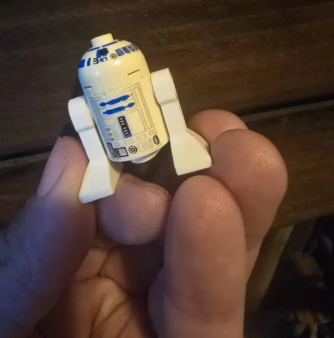 LEGO Star Wars R2-D2 Minifigure MISPRINT Lack Of Silver For The Head