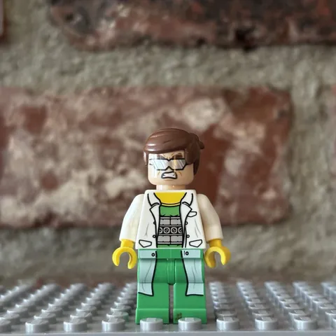 LEGO Marvel Dr. Octopus Minifigure Super Heroes Doc Ock White Lab Coat sh0110
