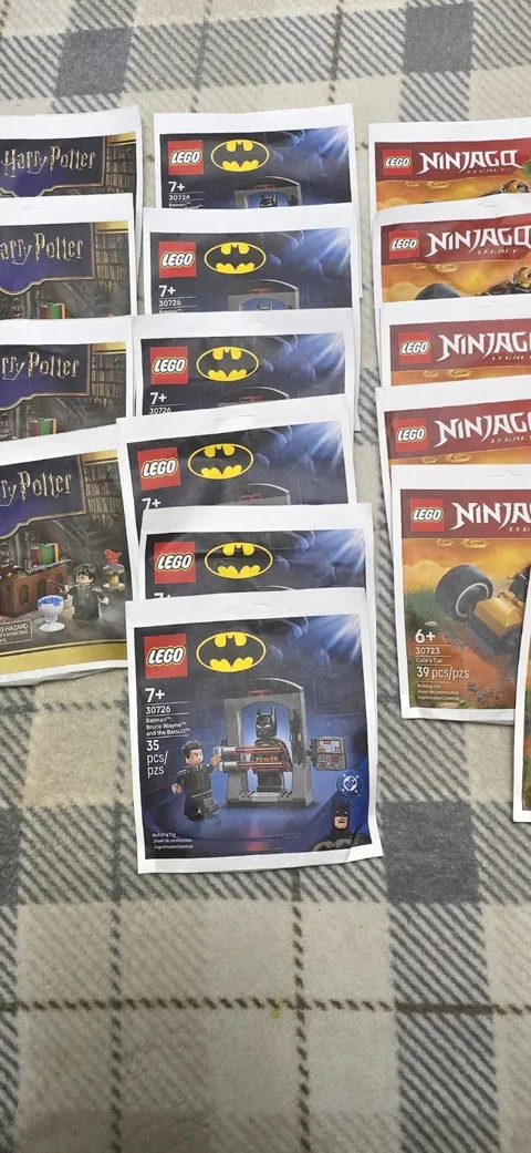 LEGO BATMAN 30726 BRUCE WAYNE AND THE BATSUIT DC NEW