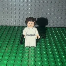LEGO Star Wars Princess Leia Organa Minifigure White Dress sw1036 75301