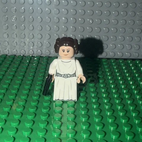 LEGO Star Wars Princess Leia Organa Minifigure White Dress sw1036 75301